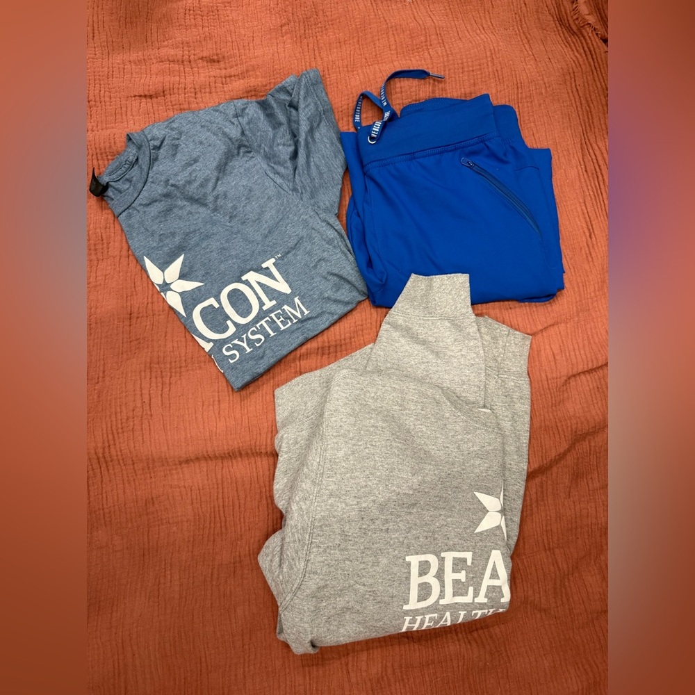 Beacon scrub set women’s Medium